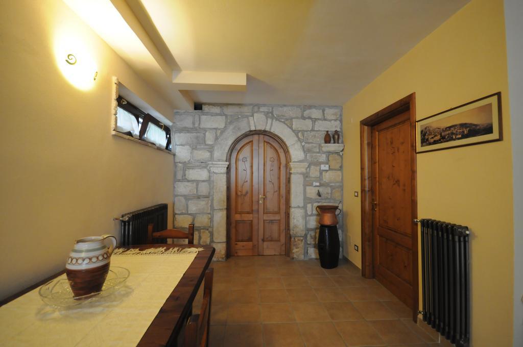 Casa Vacanze Il Castello Pescina Eksteriør bilde