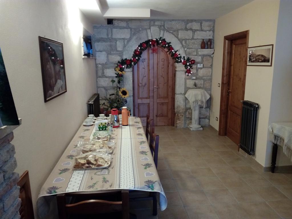 Casa Vacanze Il Castello Pescina Eksteriør bilde